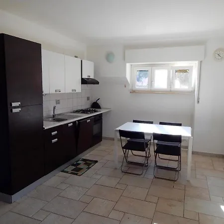 Apartment S104 - Sirolo, Comodo Bilocale Con Giardino Sirolo