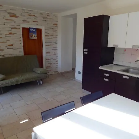 S104 - Sirolo, Comodo Bilocale Con Giardino Διαμέρισμα Sirolo