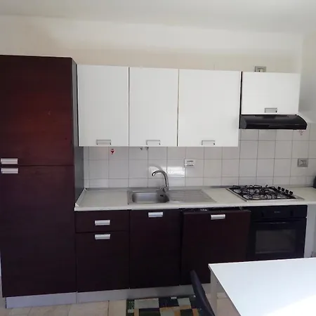 S104 - Sirolo, Comodo Bilocale Con Giardino